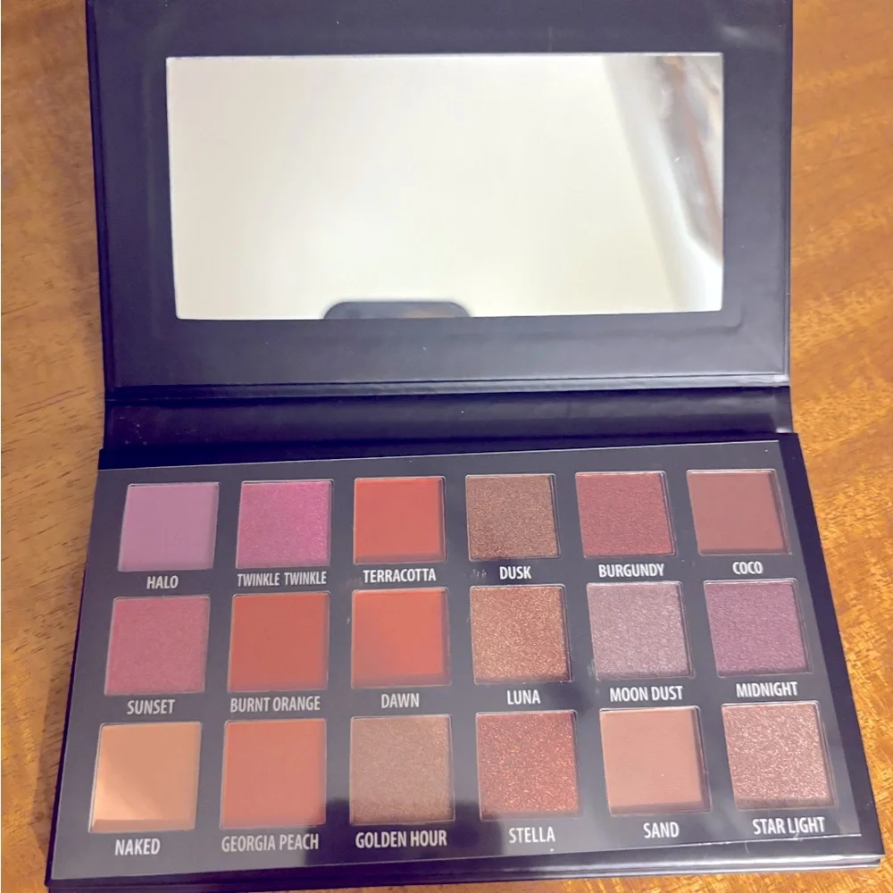 KAB Cosmetics Day & Night Shadow Palette